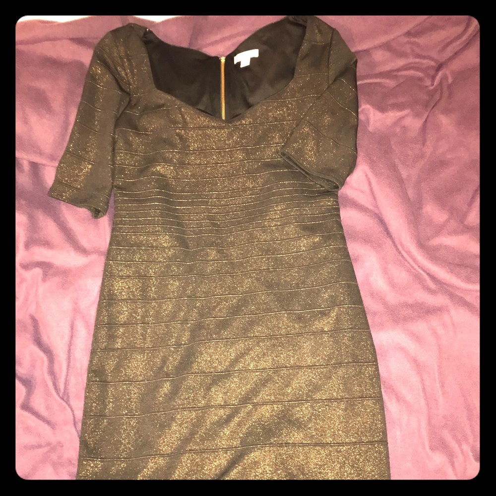Black & Gold Metallic Short Sleeve Bodycon Dress